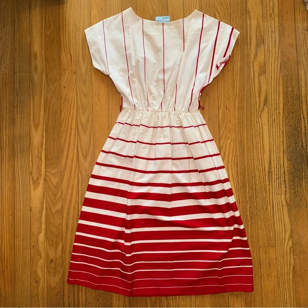 VINTAGE Red and White Striped Dress chevron pattern - Picture 4 of 11
